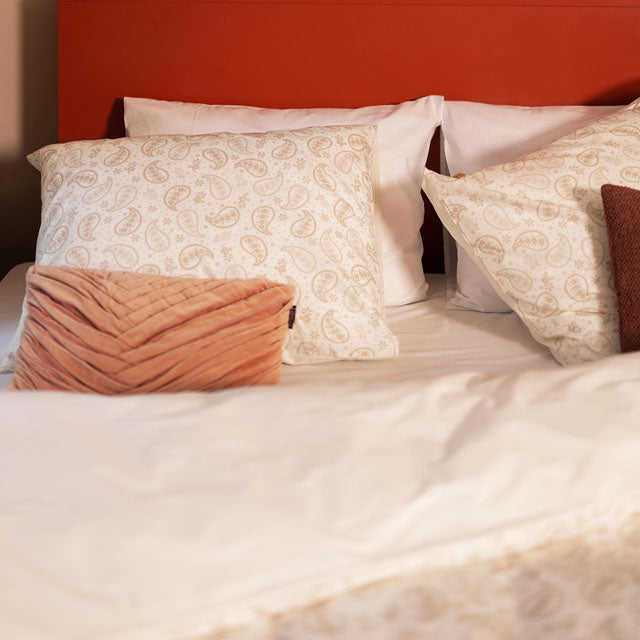 In 5 stappen naar een perfect opgemaakt bed